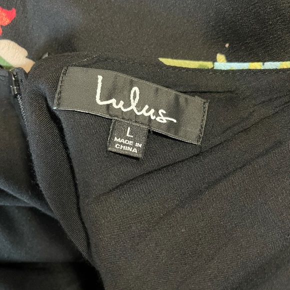 Lulu’s Black Floral Dress Red Handkerchief Trim LG - Picture 7 of 7